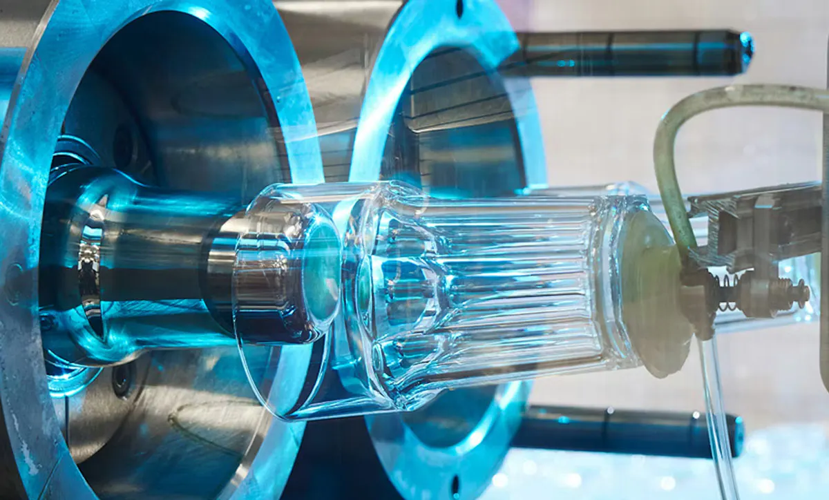 Image of a BBP glass being produced in the factory.